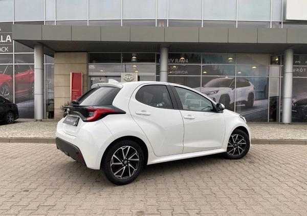 Toyota Yaris cena 91900 przebieg: 2355, rok produkcji 2023 z Kalisz małe 497